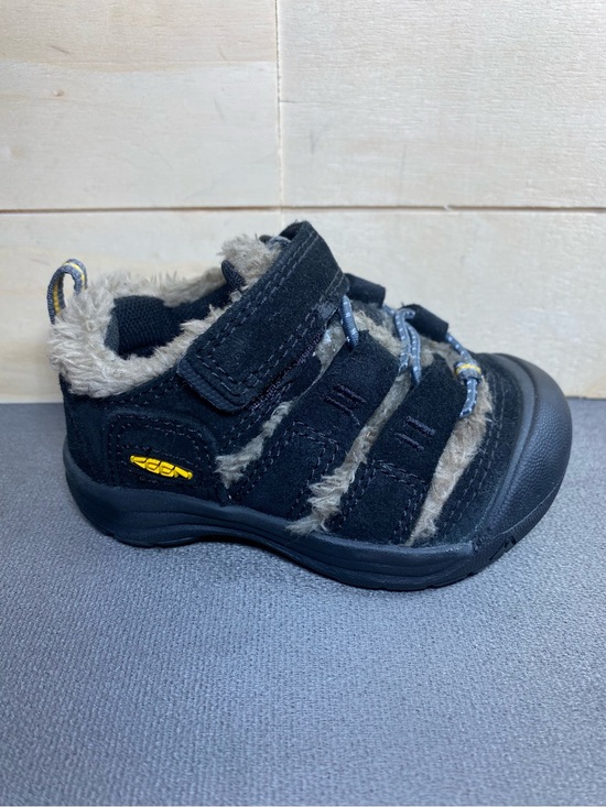 Keen Other - Keen Newport H2 Sandals Black Suede Infant Size 5 Baby Shoes Faux Fur Trim